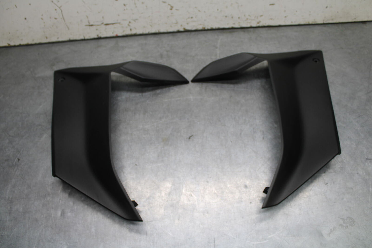 18-24 KAWASAKI NINJA 650 LEFT & RIGHT MID UPPER SIDE FAIRING COWL PLASTIC BB725