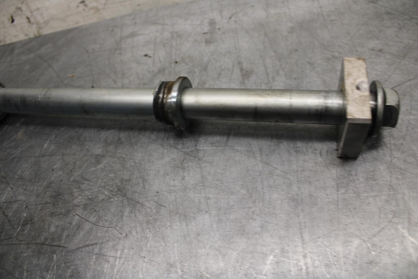 15-17 KAWASAKI EX 650 NINJA EX650 ABS REAR AXLE BACK WHEEL RIM BOLT AXEL BB494