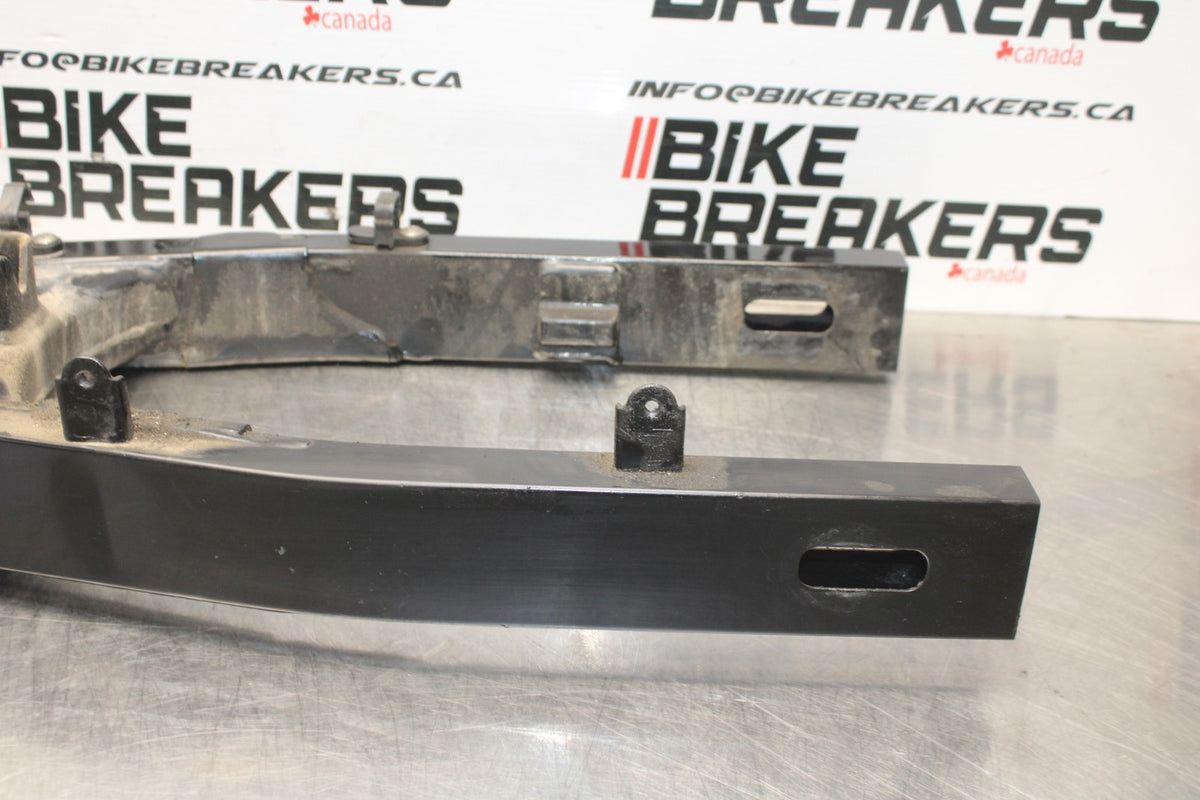 15 SUZUKI GW250F REAR SWINGARM BACK SUSPENSION SWING ARM BB789