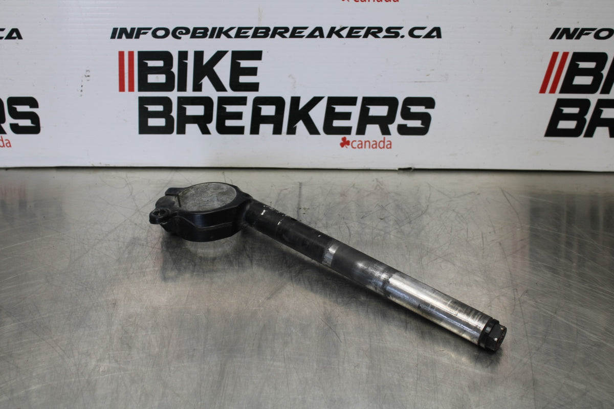 2007 Kawasaki Ninja ZX6R ZX600P RIGHT CLIP ON HANDLEBAR BB175