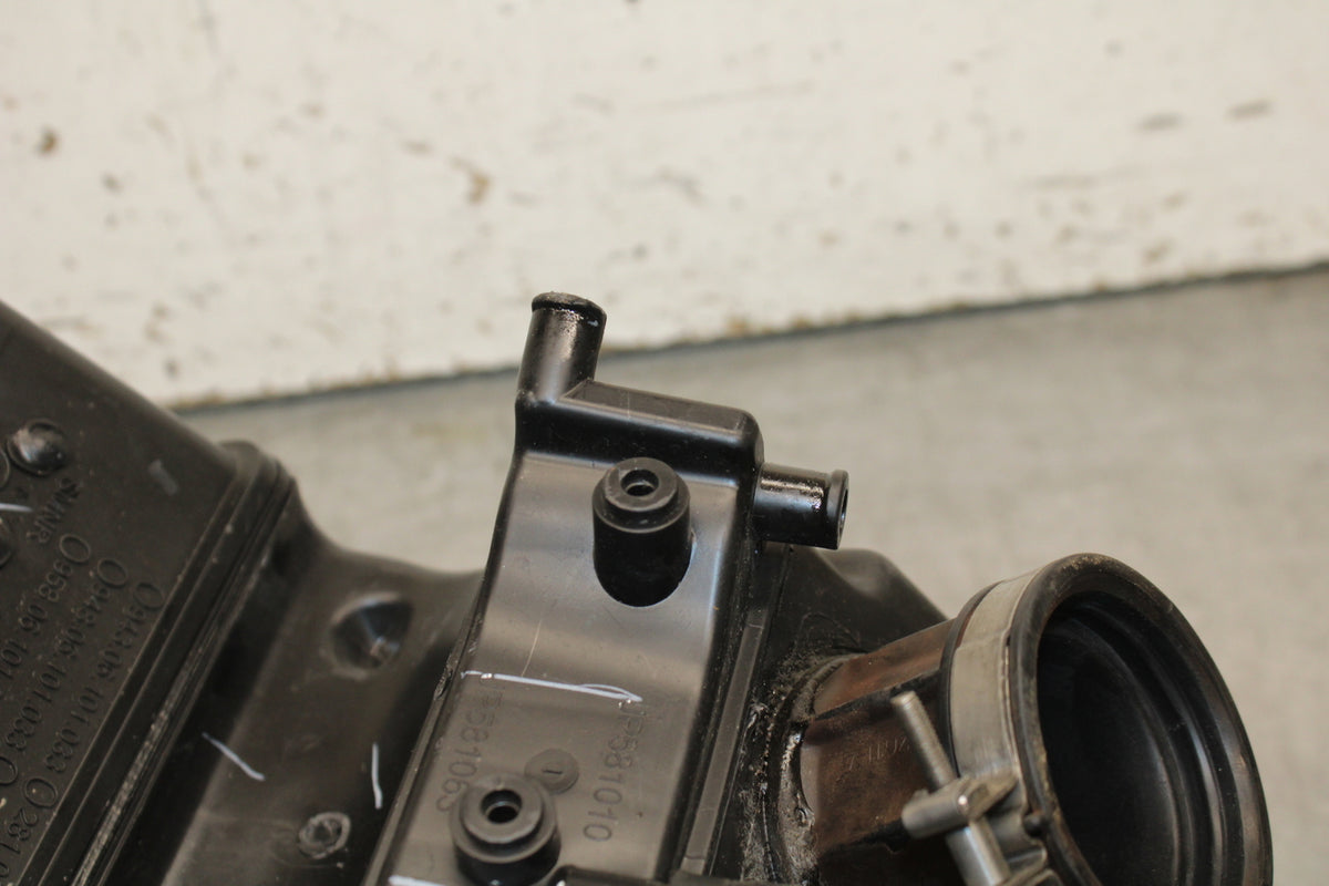 17-24 KTM 390 DUKE AIRBOX AIR INTAKE FILTER BOX BB734