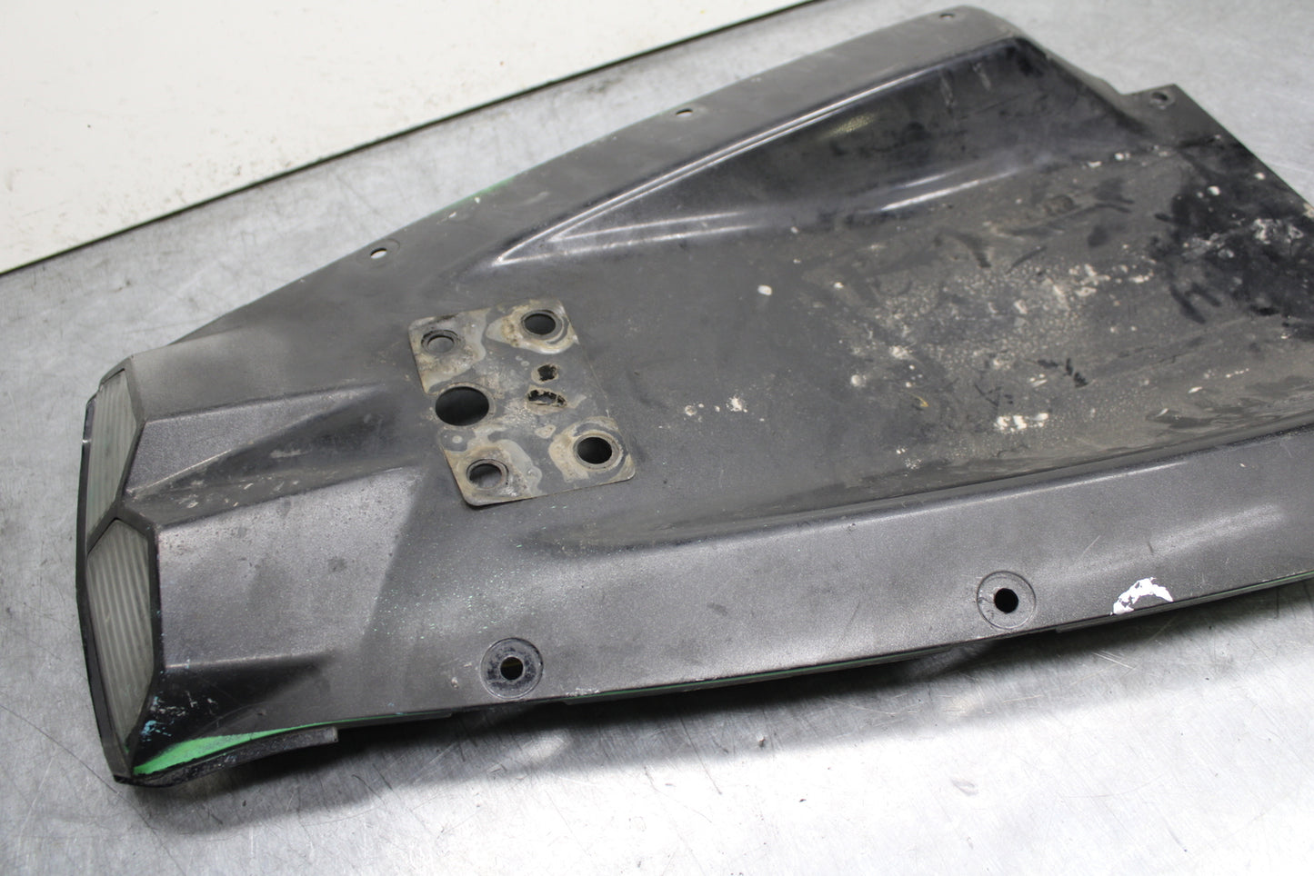 03-05 YAMAHA YZF R6  REAR BACK TAIL UNDERTAIL FAIRING COWL FENDER BB751