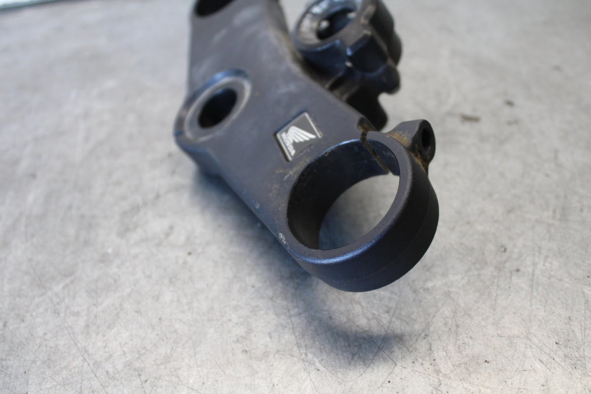 03-04 HONDA CBR600RR FORKS UPPER TRIPLE TREE CLAMP 53300-MEE-000 BB661
