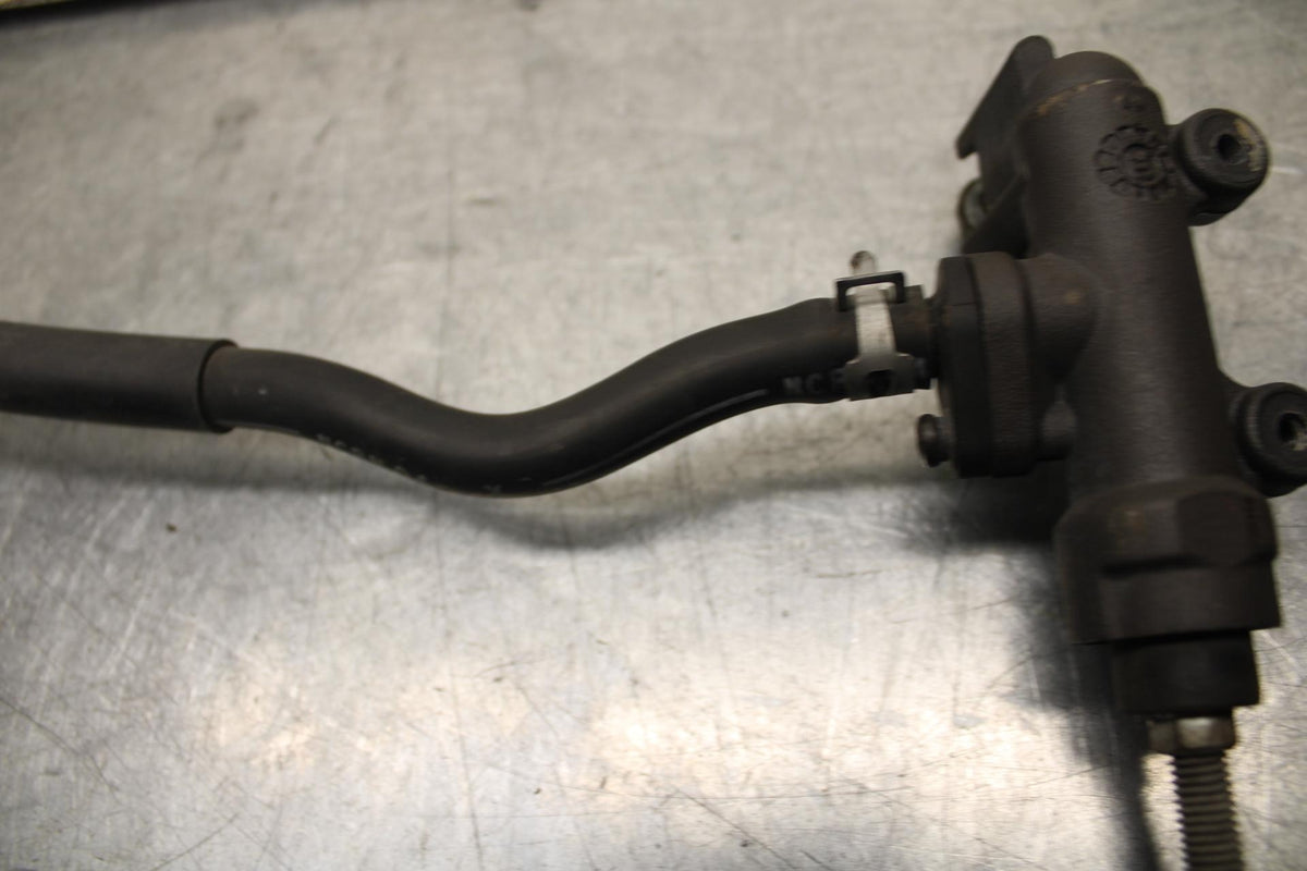 04-09 SUZUKI GS 500 FH GS500F REAR BACK BRAKE MASTER CYLINDER W RESERVOIR BB97