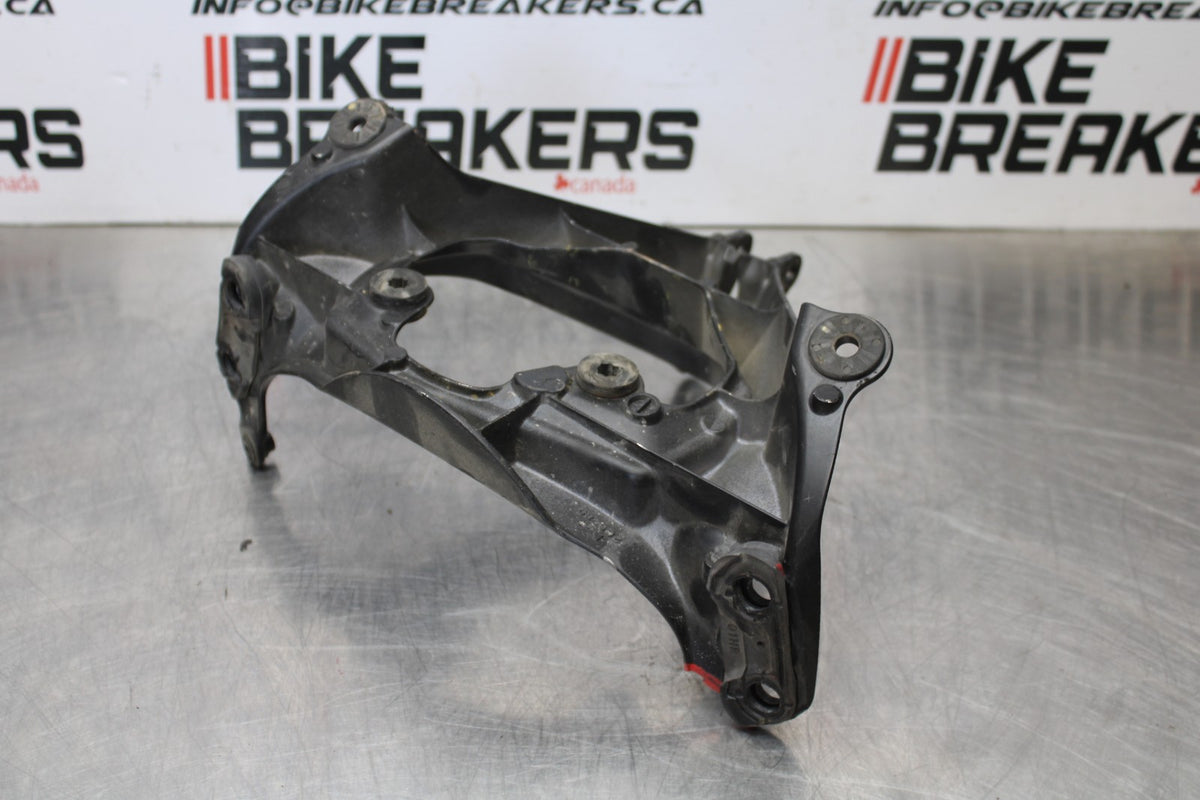06-07 SUZUKI GSXR 600 UPPER FAIRING MIRROR GAUGES STAY BRACKET BB178