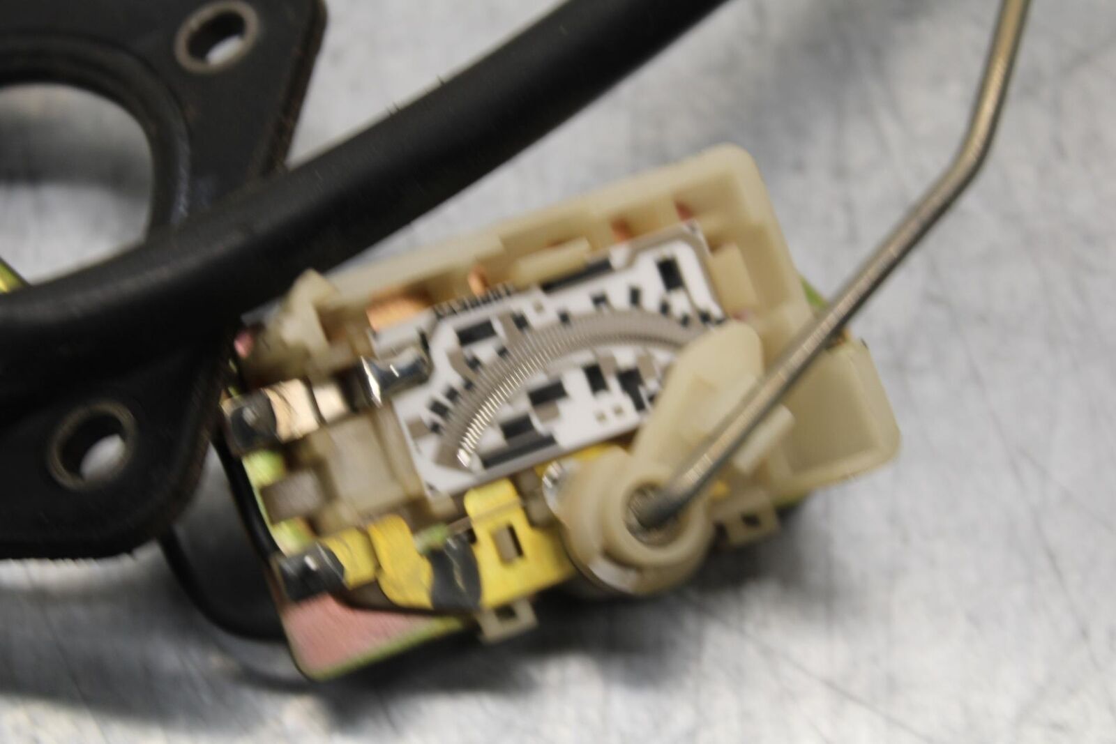 2000 Kawasaki Ninja ZX12R ZX1200A FLOAT GAS FUEL PETROL LEVEL SENDING UNIT BB565