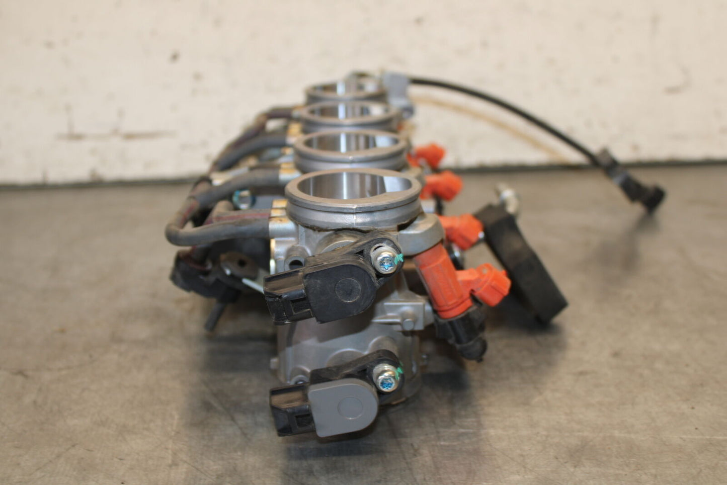 19-23 KAWASAKI NINJA ZX6R MAIN FUEL INJECTORS / THROTTLE BODIES BB701