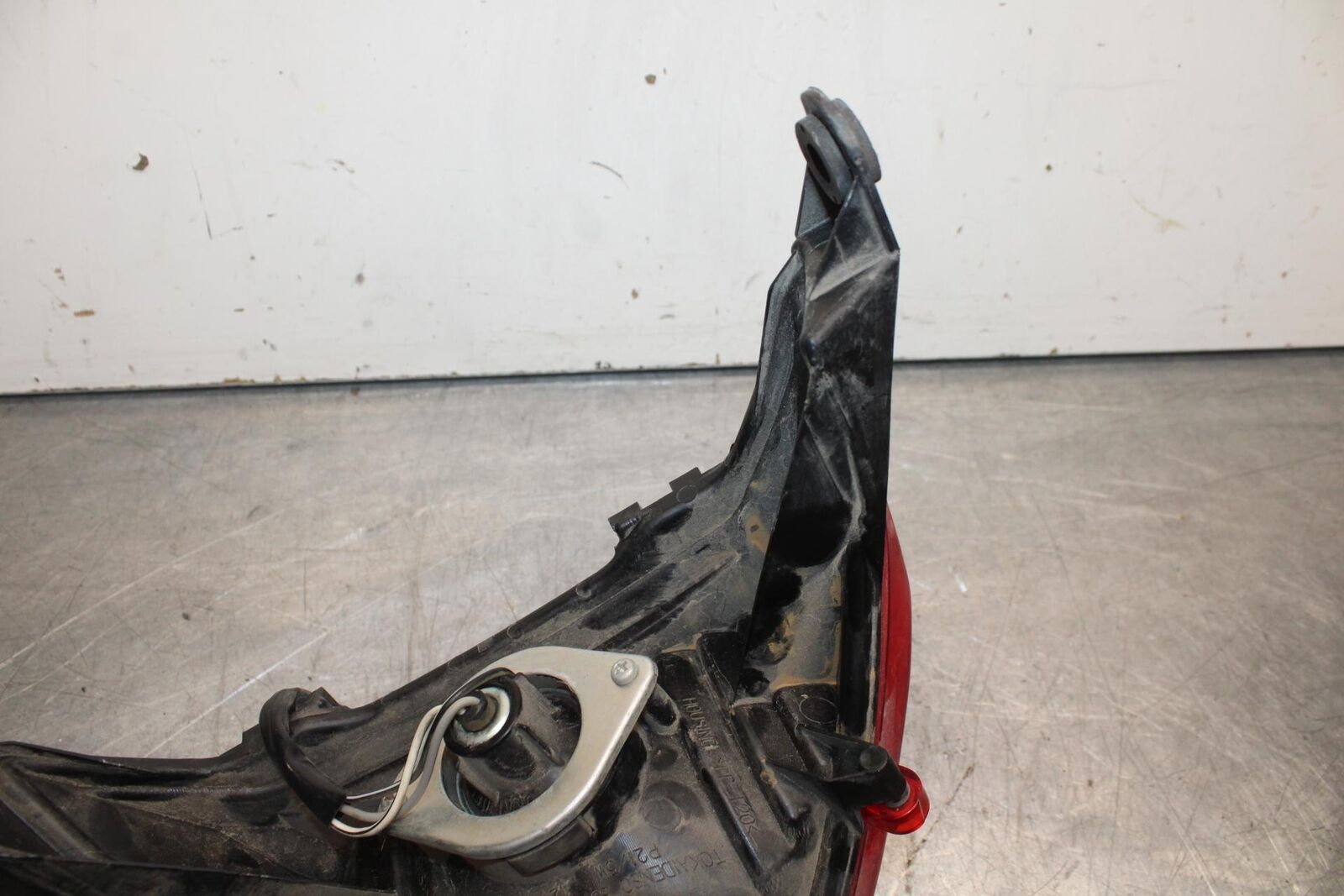 07-12 SUZUKI BANDIT GSF 650 F GSX650F/ REAR TAIL TAILLIGHT BACK BRAKE LIGHT BB90