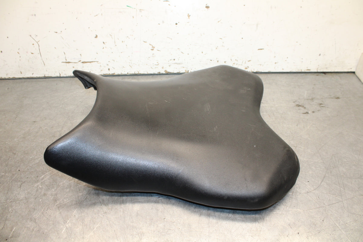 06 YAMAHA YZF R6 FRONT DRIVERS SEAT PAD SADDLE PILLION 2C0-24710-00-00 BB716