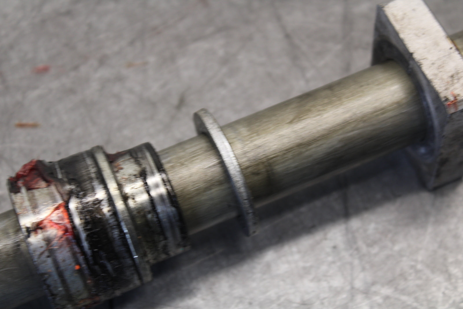 13-18 KAWASAKI NINJA ZX6R REAR AXLE BACK WHEEL RIM PIVOT BOLT AXEL BB682