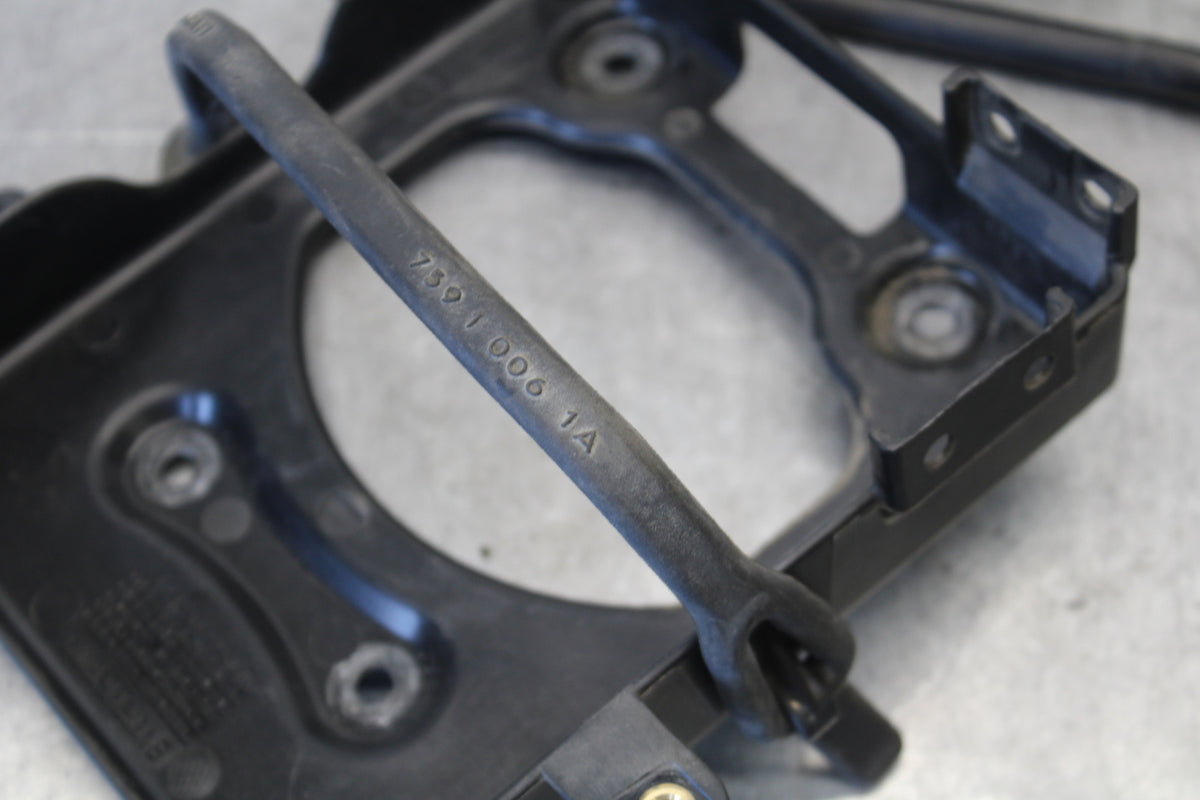 06-07 DUCATI MONSTER 695 REAR BACK TAIL UNDERTAIL BATTERY TRAY PLASTIC BB674