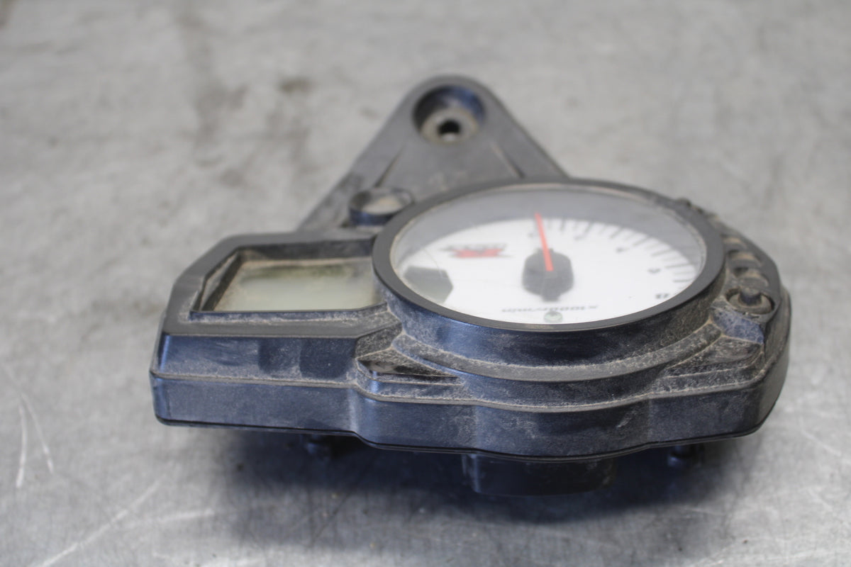 06-07 SUZUKI GSXR 600 SPEEDO TACH GAUGES CLUSTER SPEEDOMETER TACHOMETER BB694