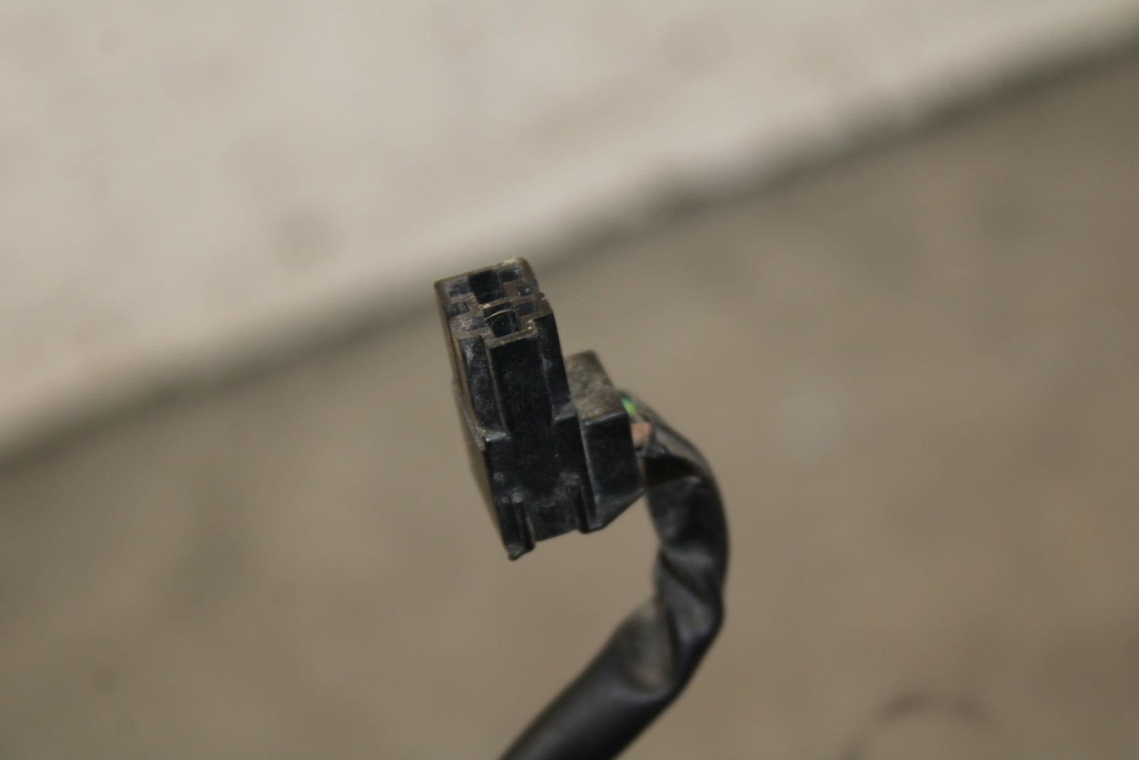 19-23 KAWASAKI NINJA ZX6R RIGHT CLIP ON HANDLE KILL OFF START SWITCH  BB701