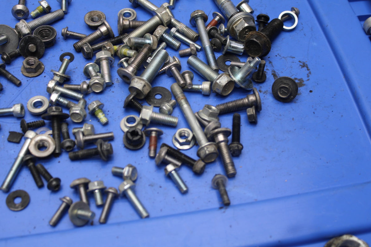 13 KAWASAKI NINJA 650 EX650F ABS BOLTS HARDWARE MOTOR SCREWS BB828