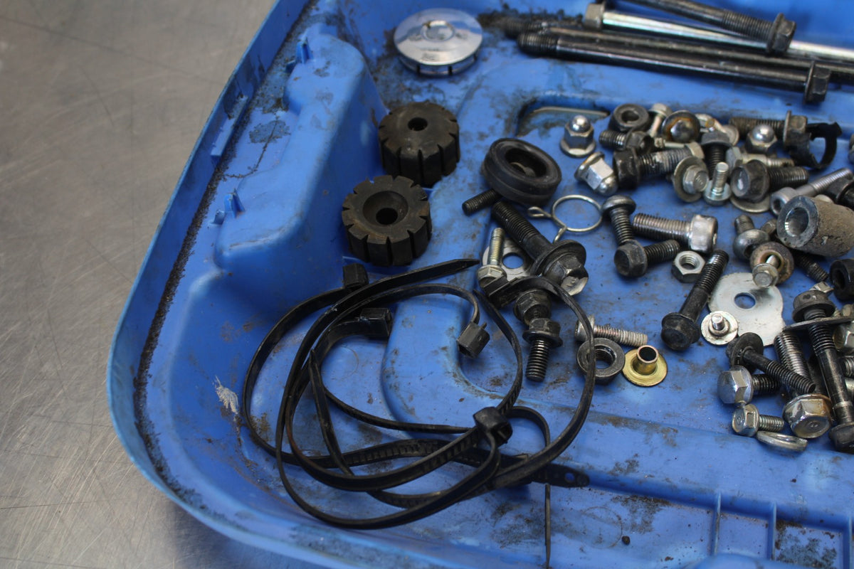 14 HONDA SHADOW 750 VT750C2B LEFTOVER MOUNTING BOLTS HARDWARE SCREWS BB867