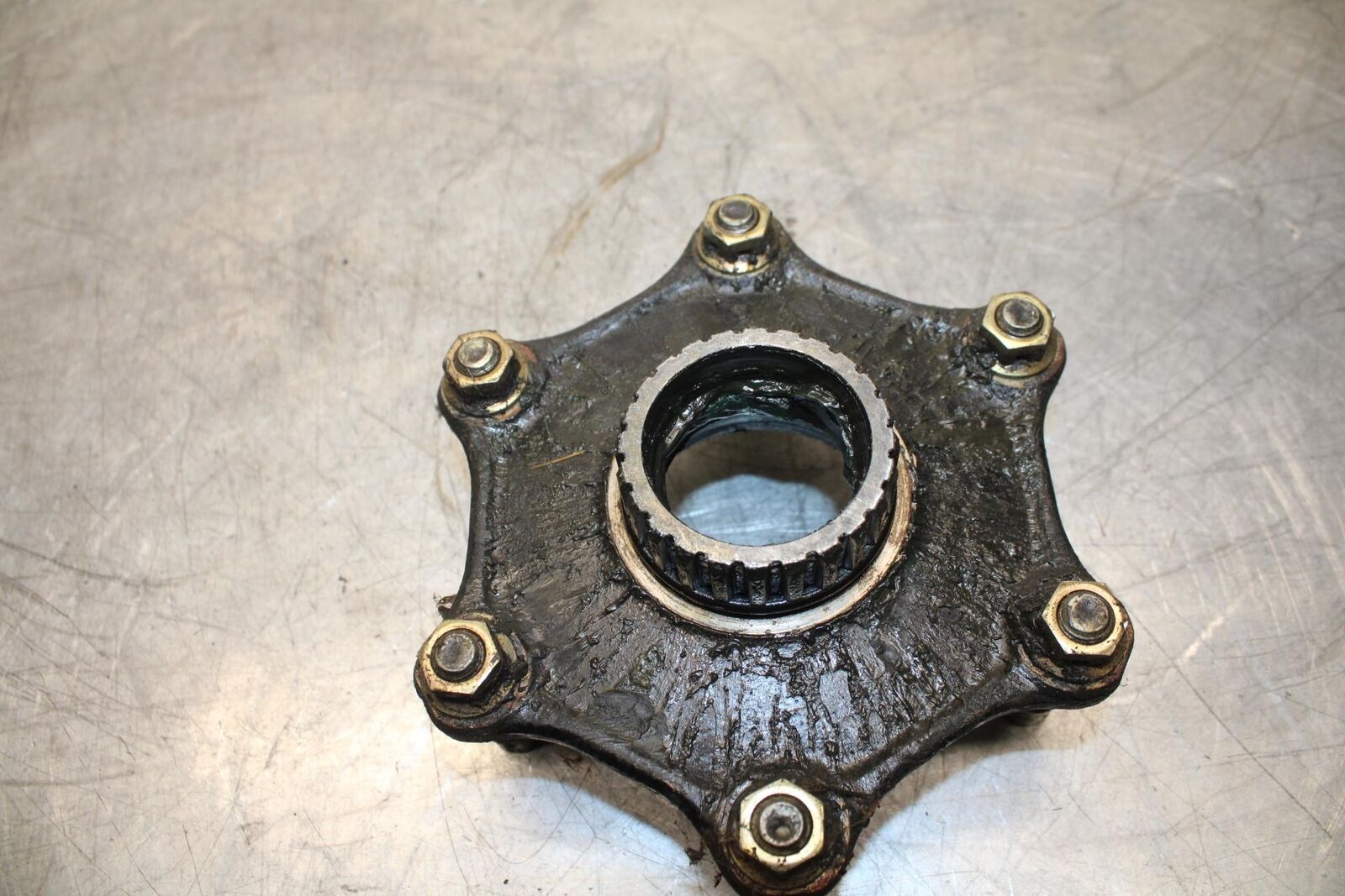1983 Honda V45 Magna VF750C REAR HUB WHEEL BB91