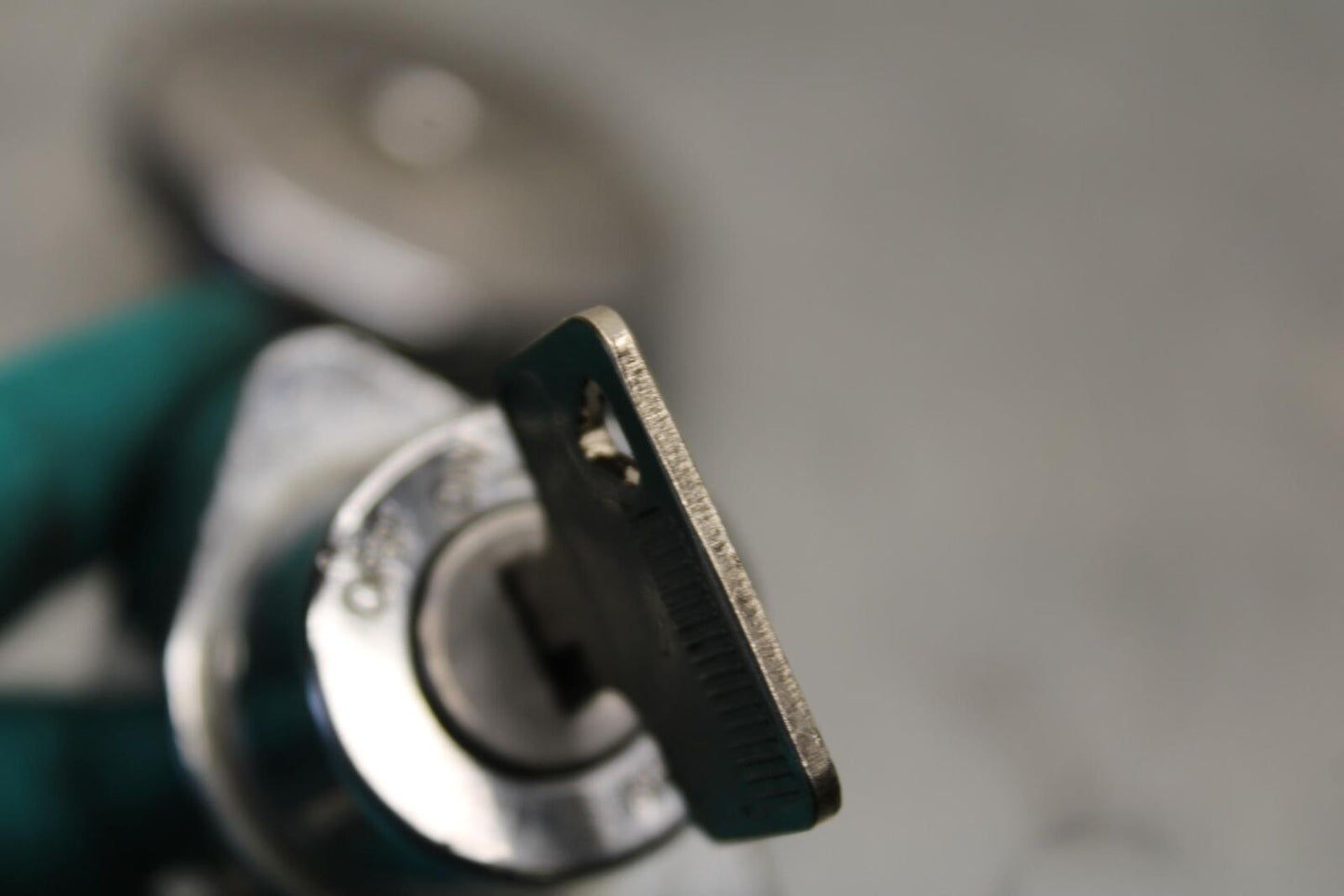 2005 Kawasaki Vulcan 1500 VN1500N IGNITION LOCK KEY SET W/ GAS CAP  BB576