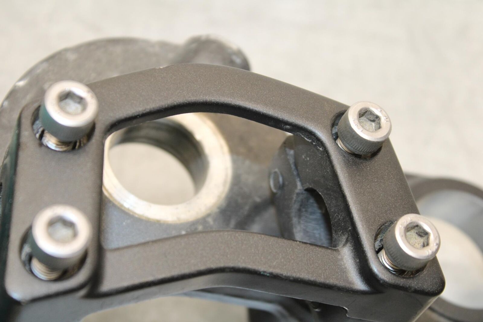 2014 Kawasaki Ninja 650 EX650E FORKS UPPER TRIPLE TREE 44039-0121-18R BB569