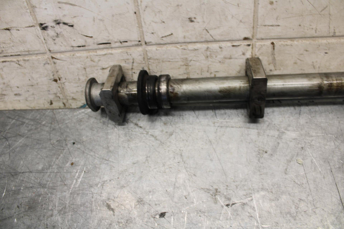 2016 Honda CBR1000RR REAR AXLE WHEEL RIM PIVOT BOLT AXEL 42301-MFL-000 BB530