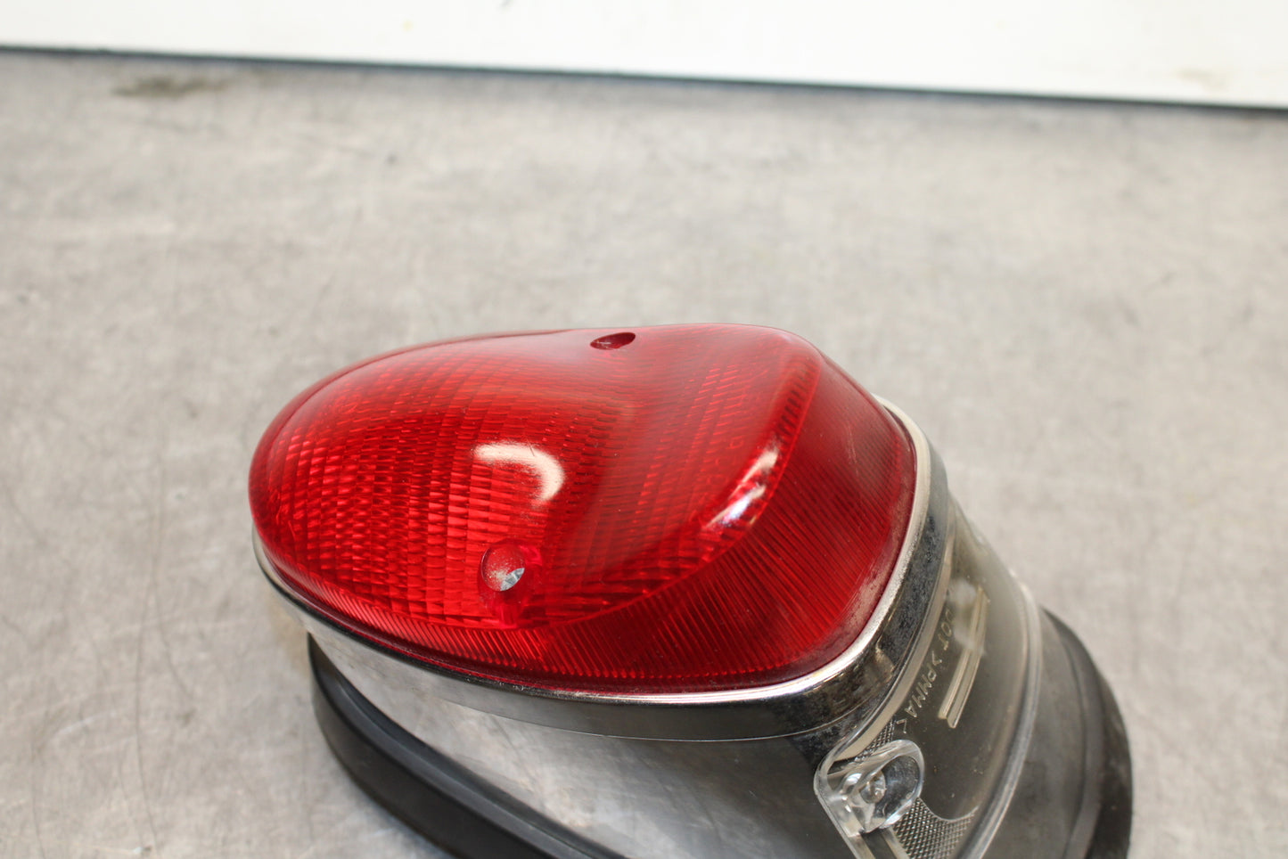 03-08 KAWASAKI VULCAN 1600 TAILLIGHT REAR TAIL BRAKE LIGHT BB123