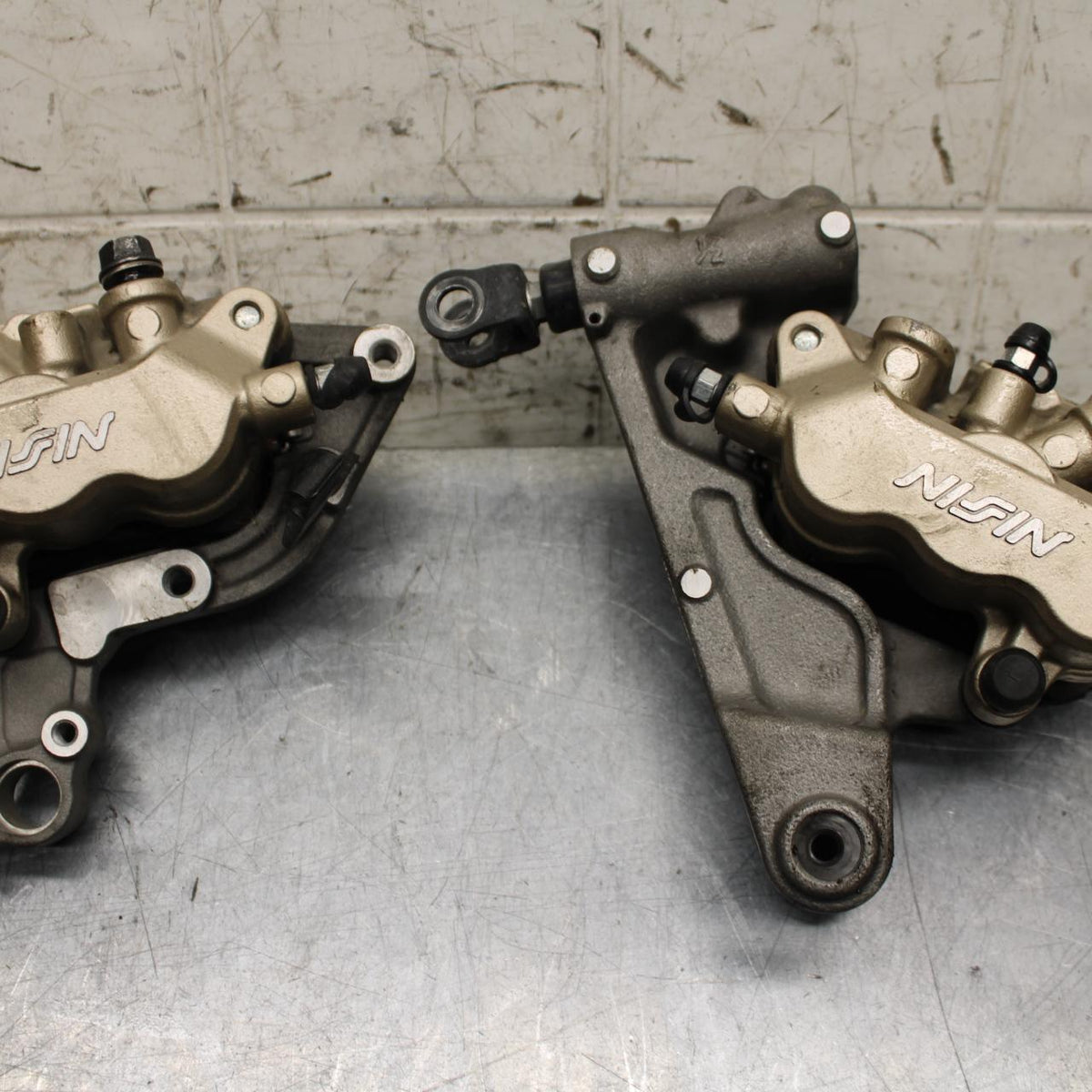 2008 Honda Interceptor 800 VFR800A ABS RIGHT LEFT FRONT BRAKE CALIPER PAIR BB566