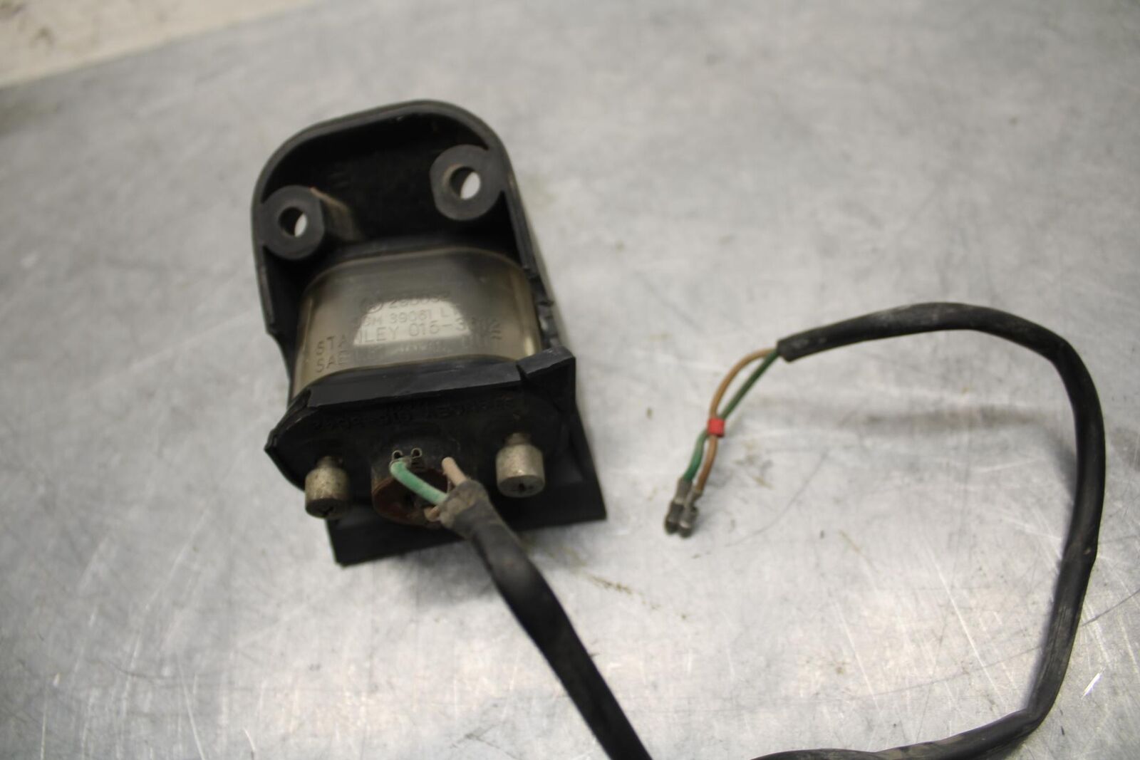 1984 Honda Interceptor 750 VF750F LICENSE PLATE LIGHT BB38