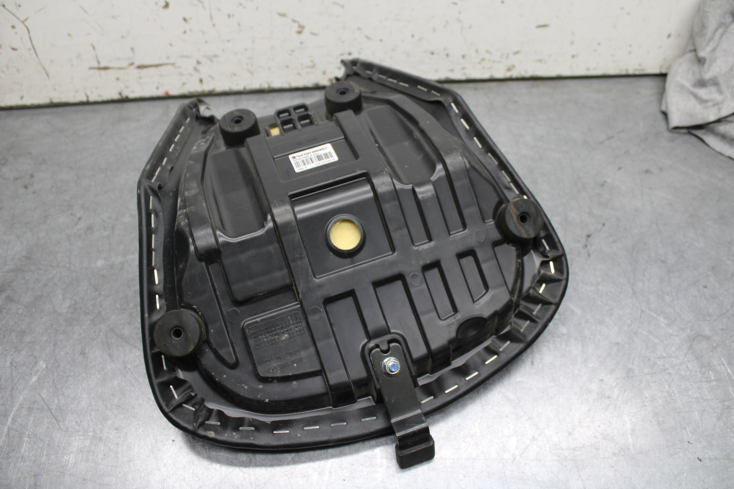 18-24 KAWASAKI NINJA 650 FRONT DRIVERS SEAT PAD SADDLE PILLION BB725