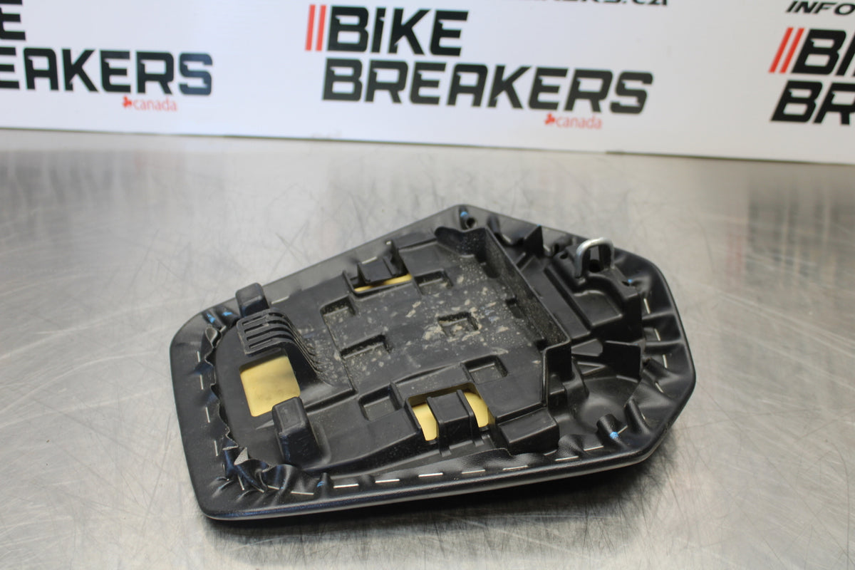 12-16 HONDA CBR1000RR REAR BACK PASSENGER TANDEM SEAT PAD SADDLE PILLION BB157