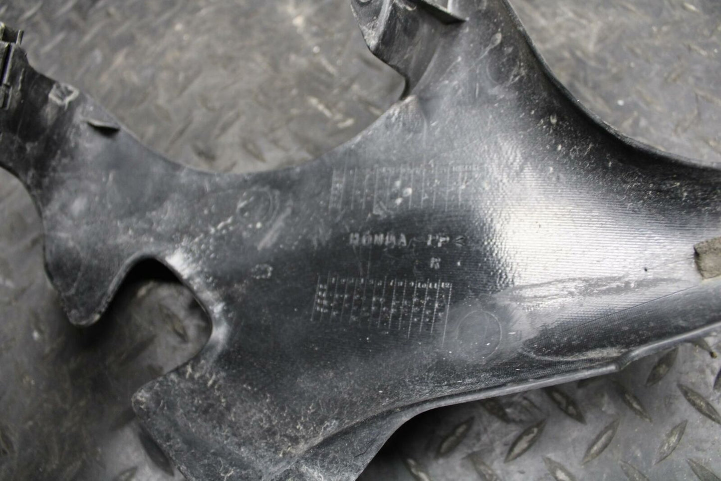 03-05 HONDA SHADOW CLASSIC 750 FRAME COVER COWL BB229