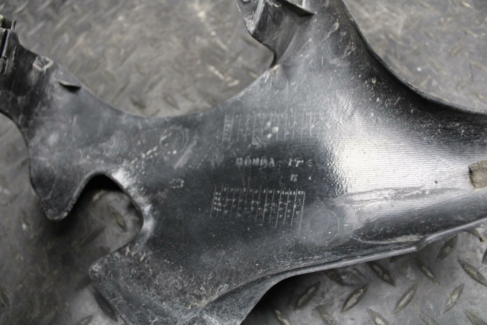03-05 HONDA SHADOW CLASSIC 750 FRAME COVER COWL BB229