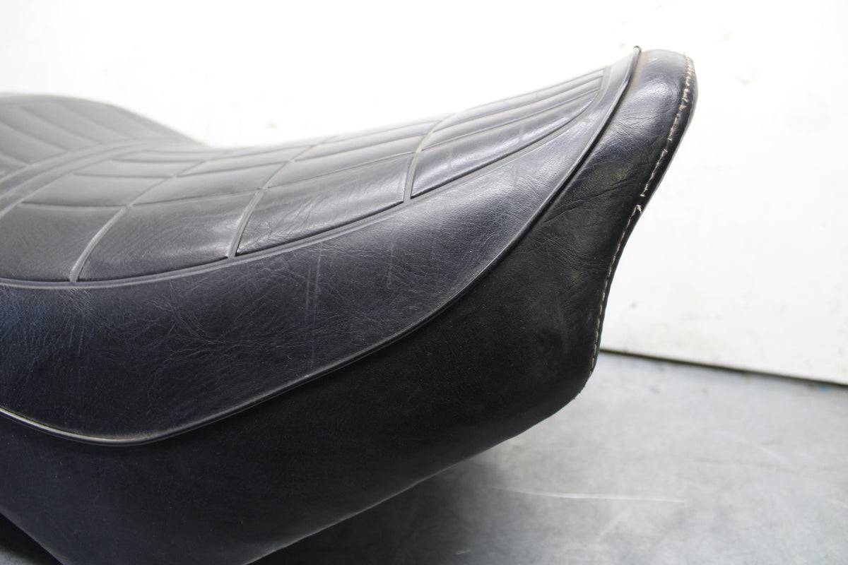82-83 YAMAHA MAXIM 750 FRONT DRIVERS SEAT BB671
