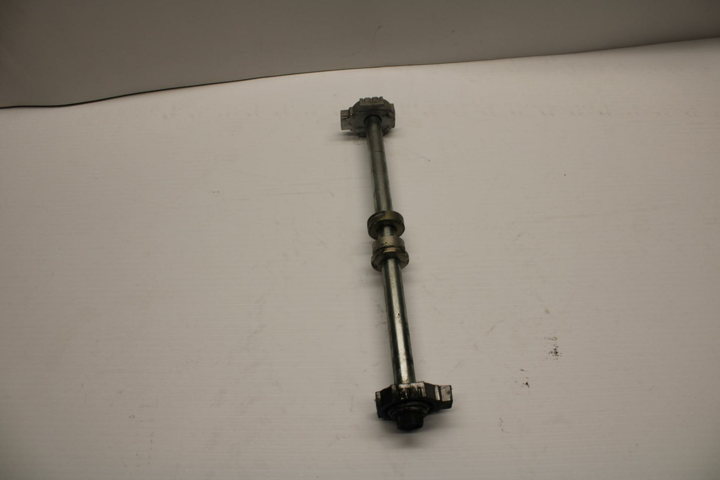 18-20 HUSQVARNA VITPILEN 401 REAR AXLE BACK WHEEL RIM PIVOT BOLT AXEL BB248