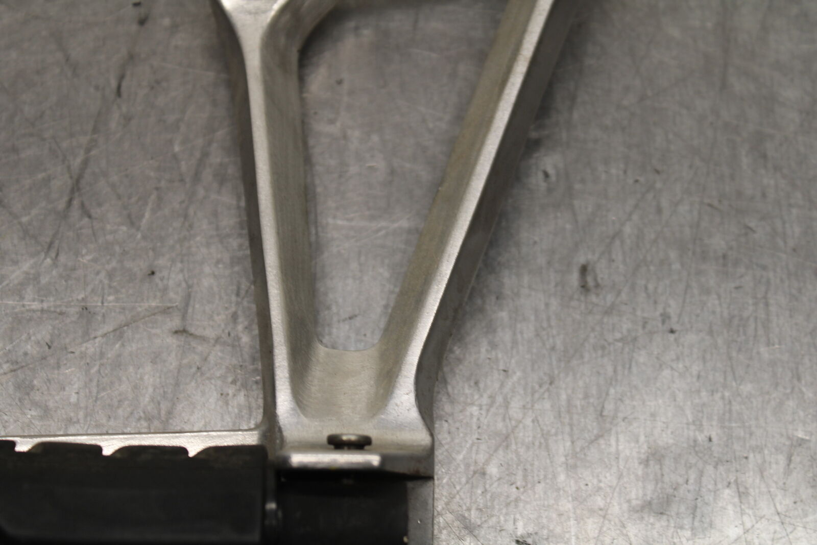 15-16 HONDA CB300F REAR BACK PASSENGER PEG SET PAIR BB740