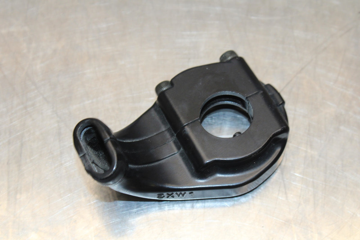 04-05 YAMAHA YZF R1 THROTTLE CABLE LINE HOUSING GUIDE BB173