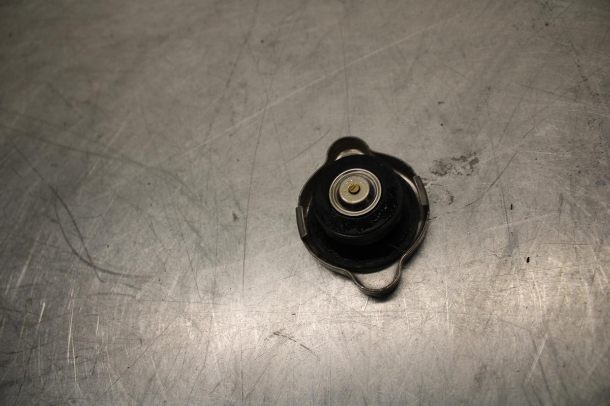 15-17 YAMAHA YZF R3 RADIATOR CAP 5ST-E2462-00-00 BB453