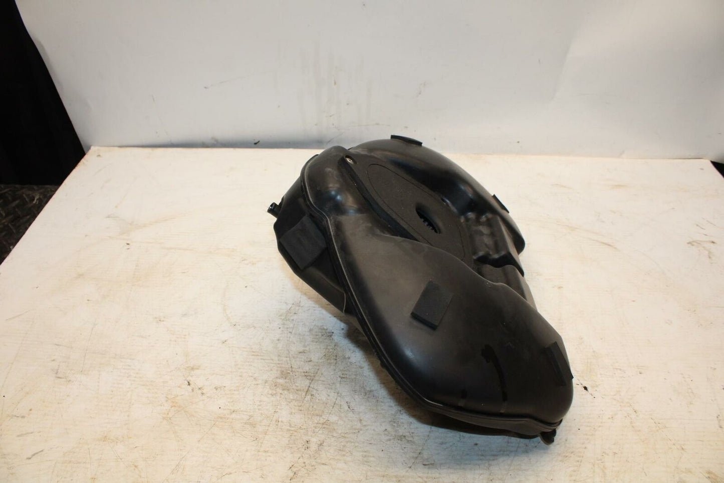 05-09 SUZUKI BOULEVARD C90 AIRBOX AIR INTAKE FILTER BOX BB357