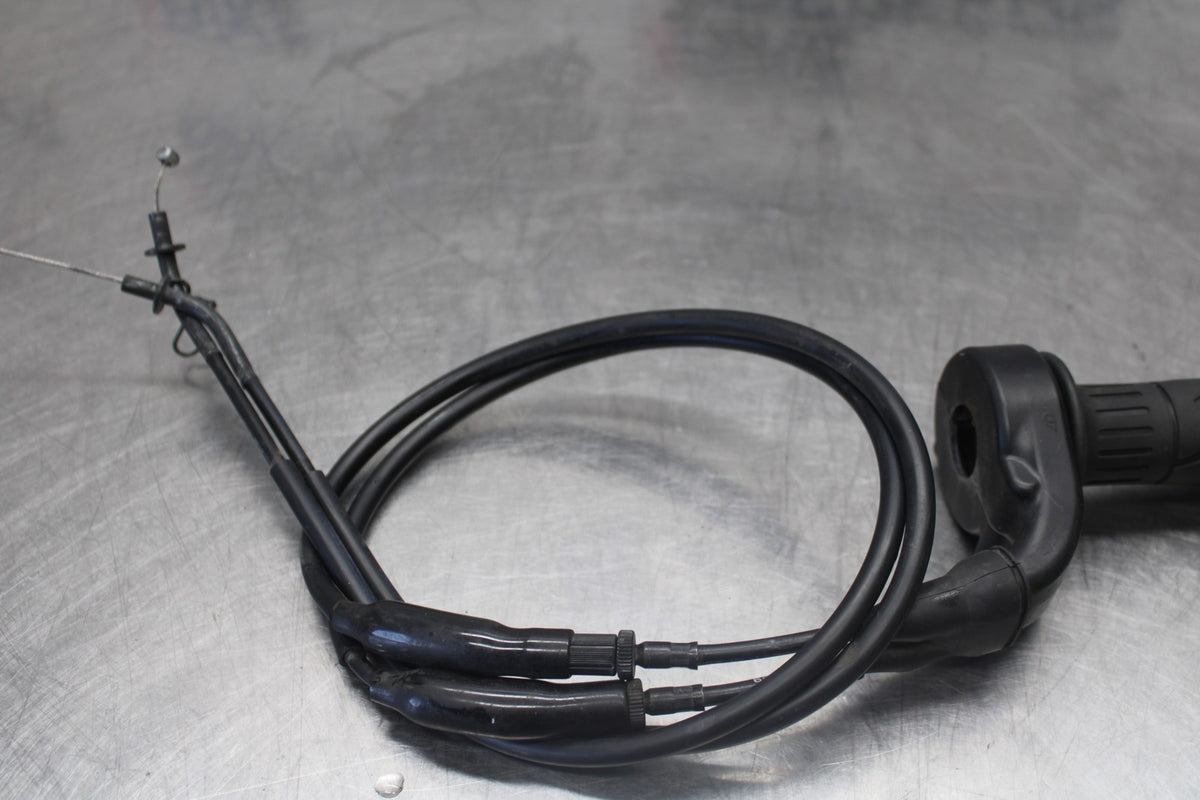 23 KAWASAKI Z900RS THROTTLE CABLES LINES & HOUSING BB935