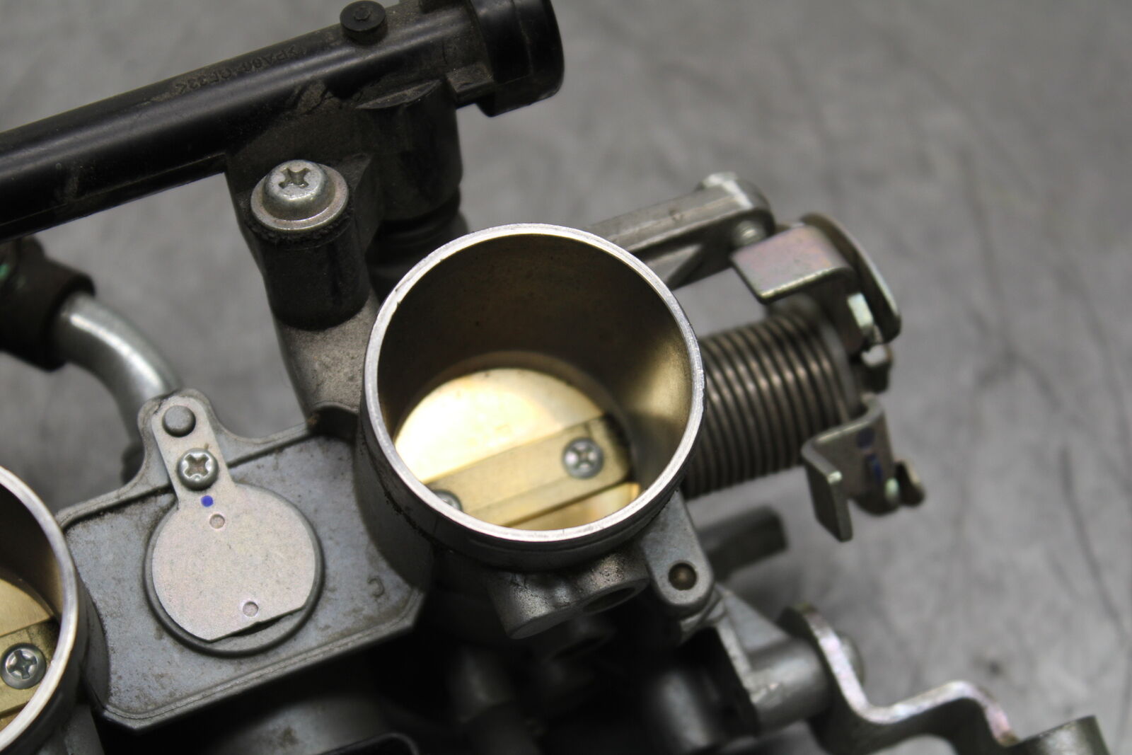 19-22 KAWASAKI Z400 MAIN FUEL INJECTORS / THROTTLE BODIES BB738