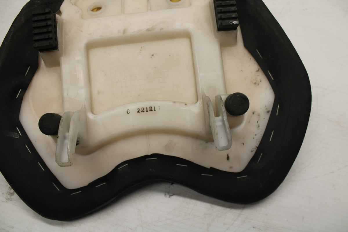 09-11 SUZUKI GSXR1000 FRONT DRIVERS SEAT PAD SADDLE PILLION 45100-47H10-6BY BB28