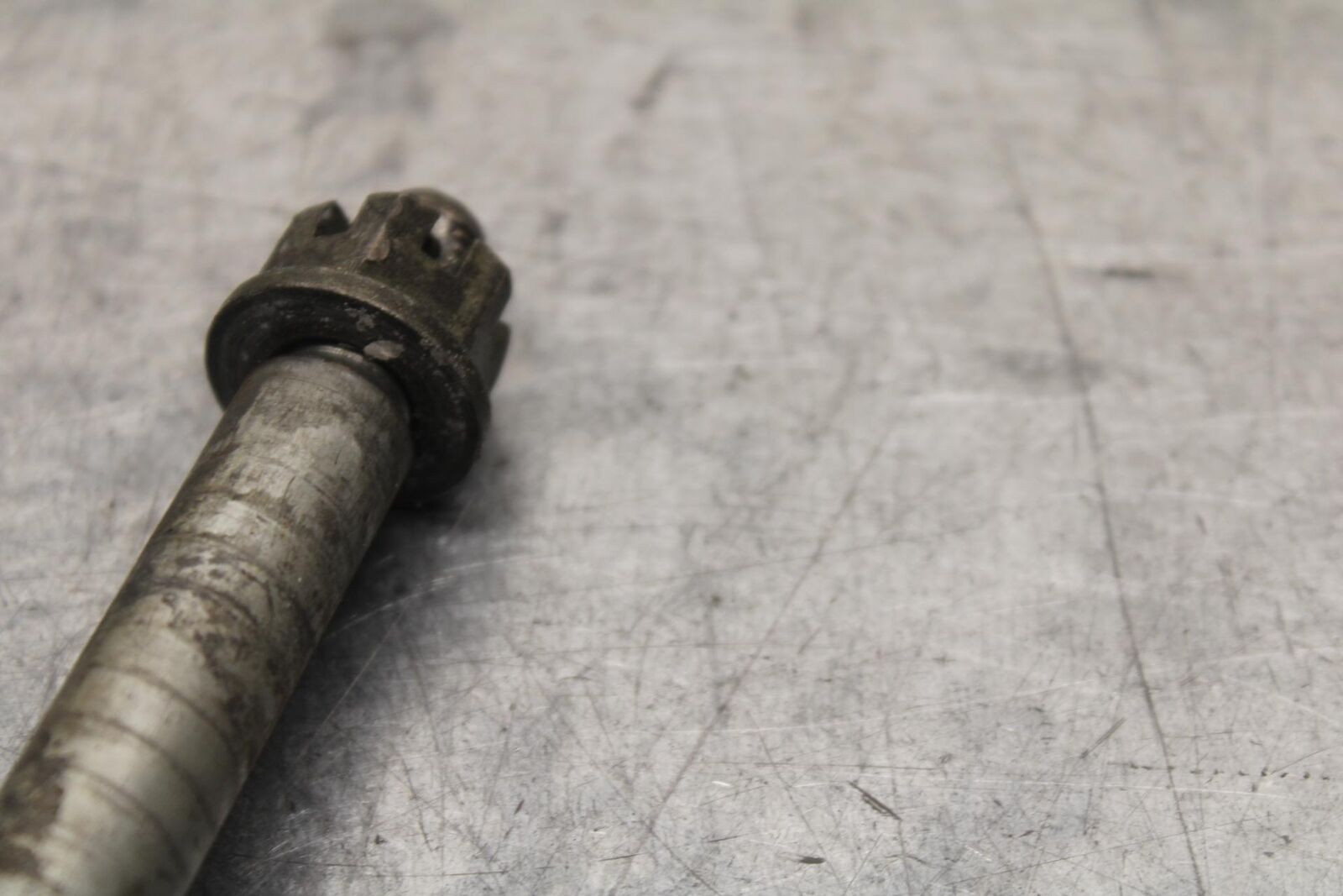 04-09 SUZUKI GS 500 FH GS500F FRONT WHEEL RIM AXLE PIVOT BOLT BB97