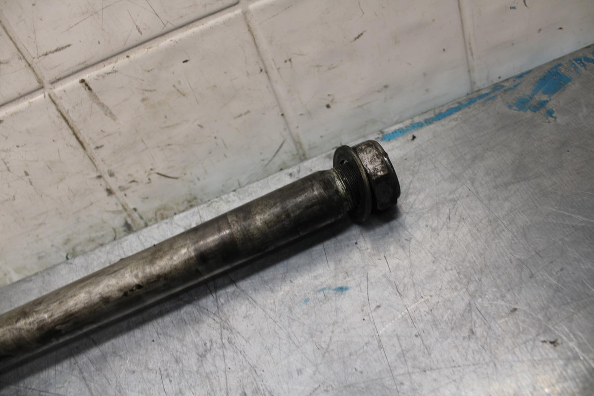 05-06 HONDA CBR600RR REAR AXLE  WHEEL RIM PIVOT BOLT AXEL 42301-MEE-D00 BB479