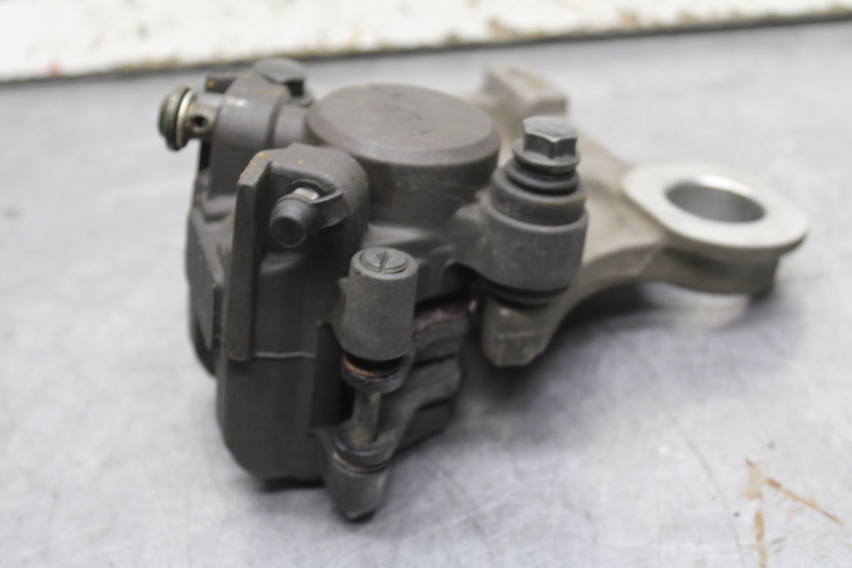 08-09 YAMAHA YZF R6S REAR BACK BRAKE CALIPER W MOUNT BRACKET BB115