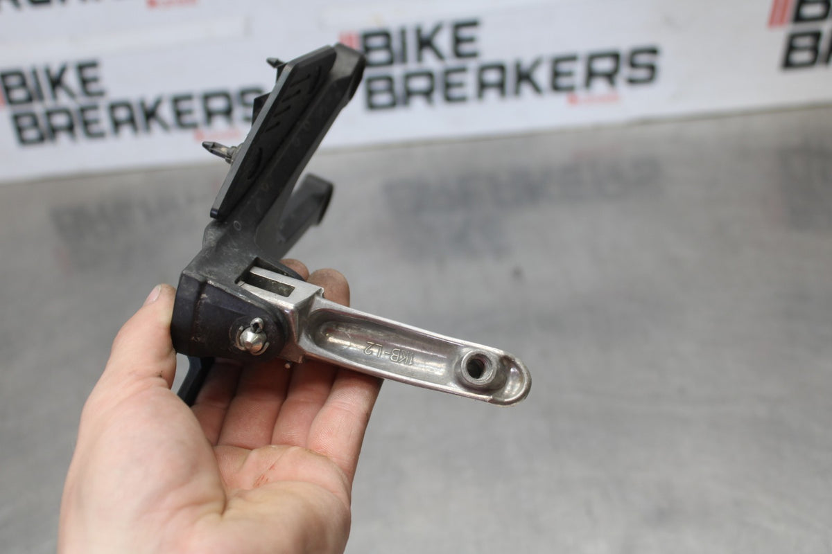 17 YAMAHA YZF R6 LEFT REARSET REAR SET DRIVER FOOT PEG REST STOP BB922