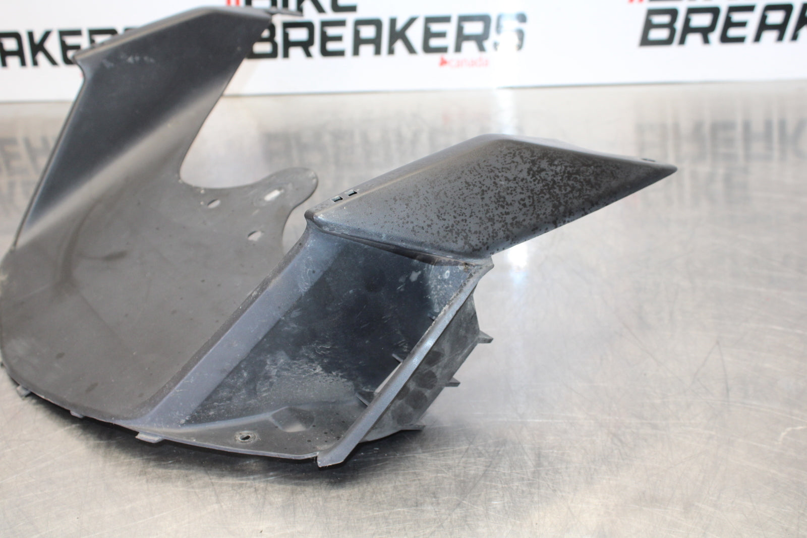 03 SUZUKI SV650S LOWER FRONT UPPER INNER HEADLIGHT COWL FAIRING  BB167