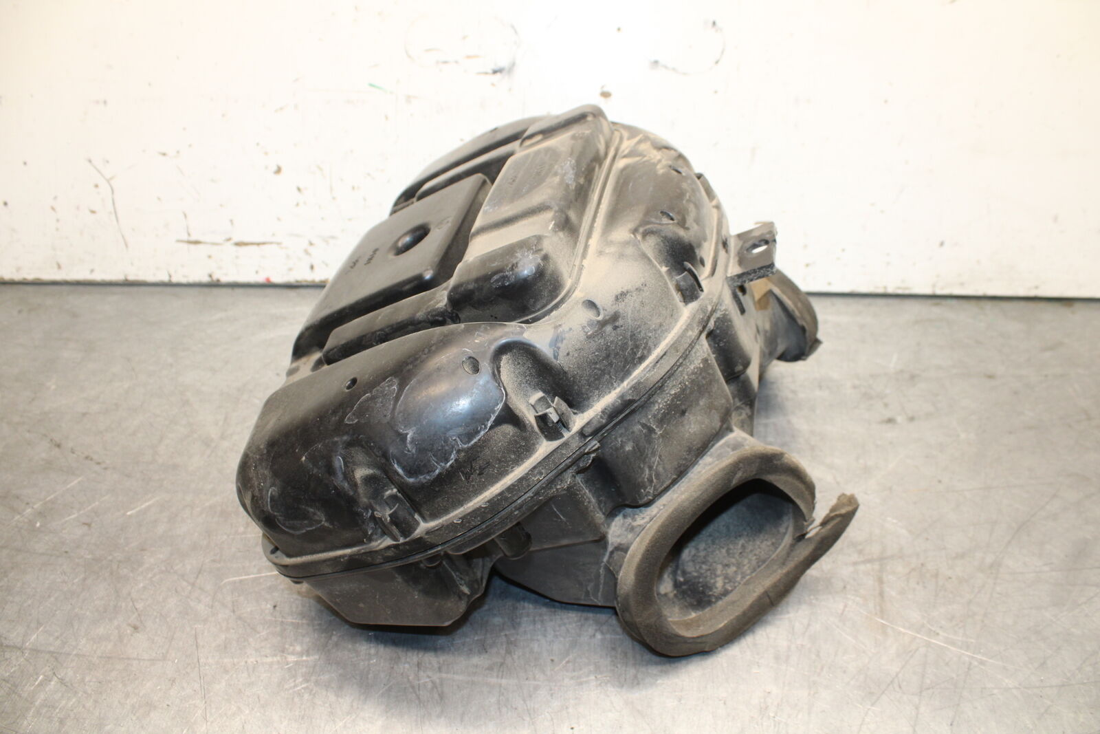 08-10 SUZUKI GSXR 600 AIRBOX AIR INTAKE FILTER BOX  BB721