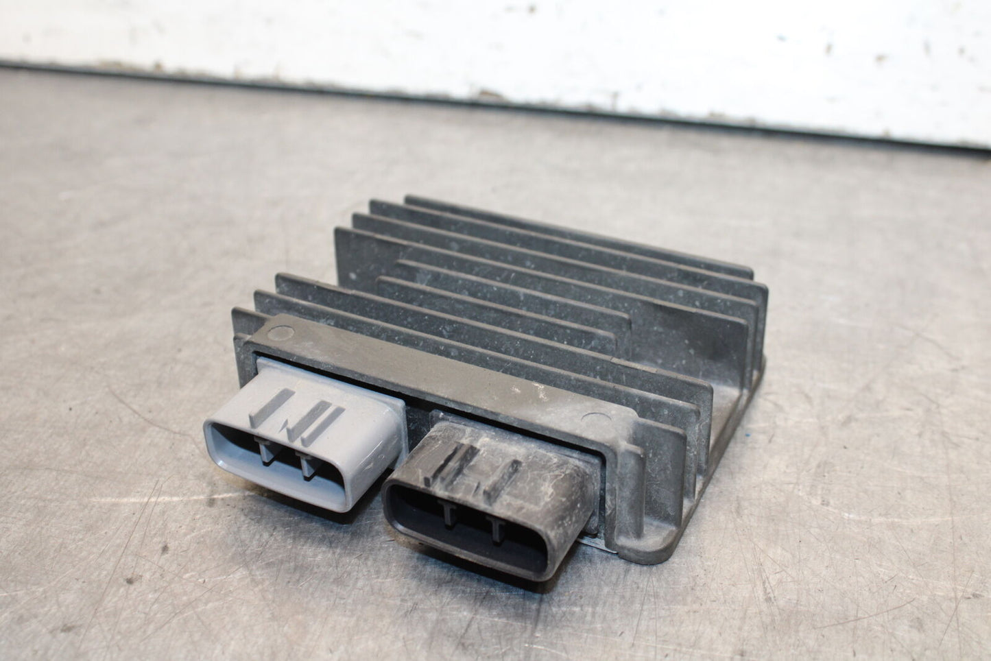 16 KAWASAKI NINJA ZX10R RECTIFIER VOLTAGE REGULATOR 21066-0748  BB650