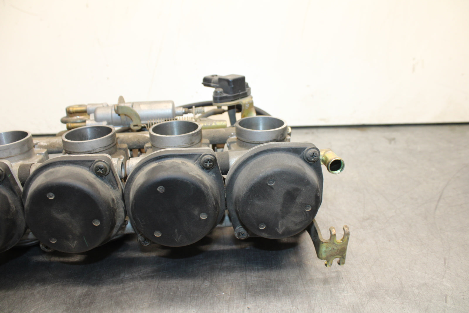03-05 YAMAHA YZF R6  MAIN FUEL INJECTORS / THROTTLE BODIES BB751