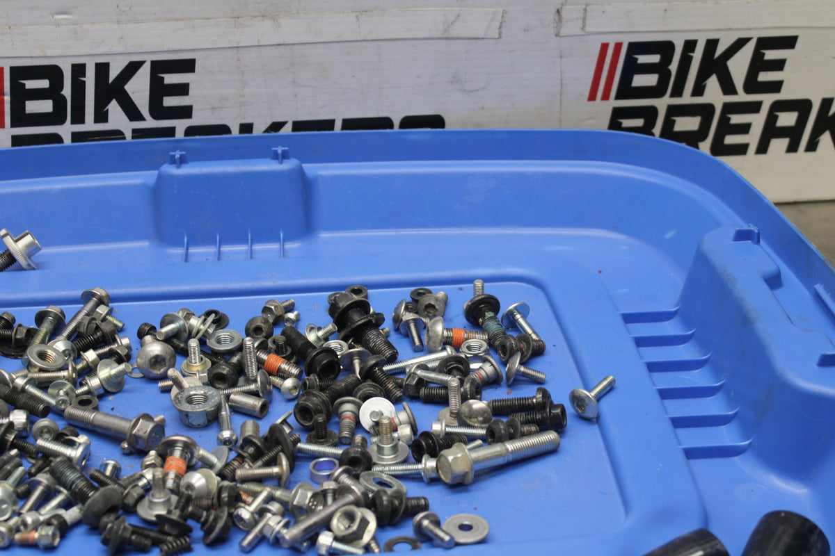 22-25 YAMAHA YZF R7 MOUNTING BOLTS HARDWARE SCREWS BB940