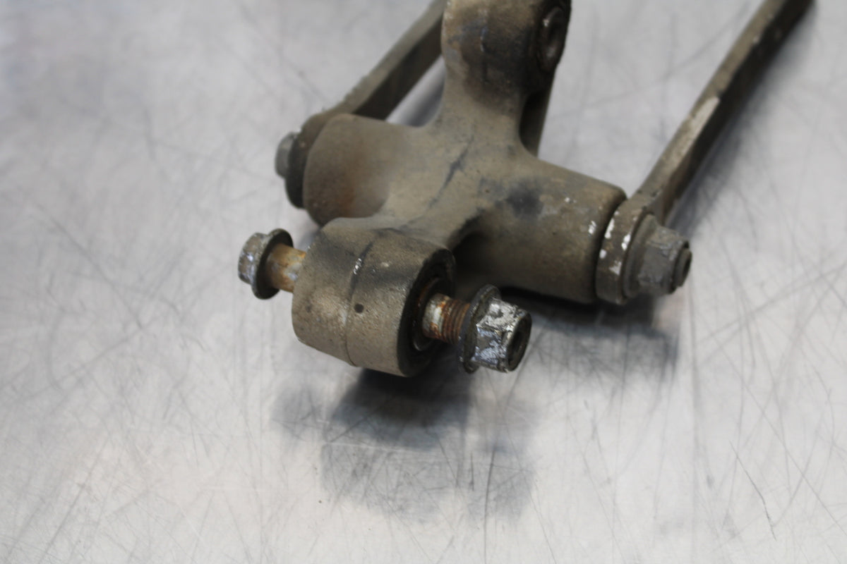 01-03 SUZUKI GSXR600 REAR DOGBONE SHOCK LINKAGE LINK BB145