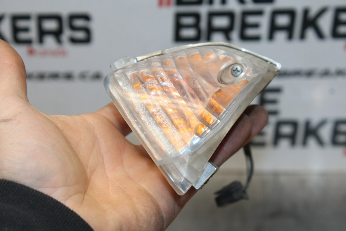 05-06 SUZUKI GSXR1000 RIGHT REAR BACK TURN SIGNAL LIGHT INDICATOR BB773